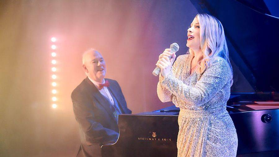 Christmas Carol Singalong with Jonathan Cohen and Louise Dearman