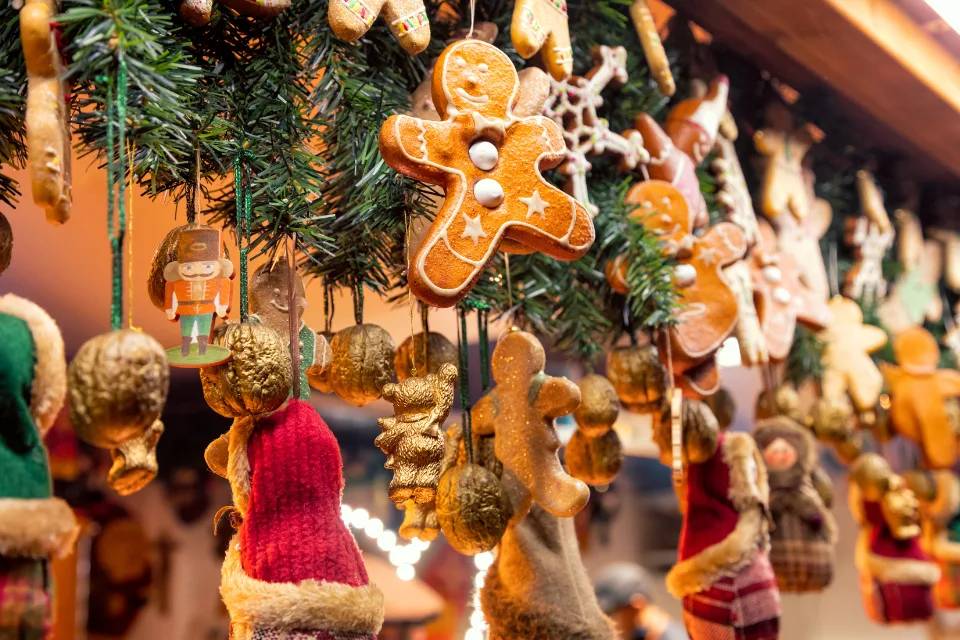 Frodsham Christmas Festival (parade, lantern making, Santa's grotto, stalls)