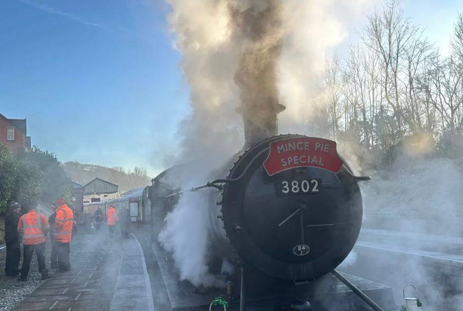 Mince Pie Specials (steam trains between Christmas and New Year)