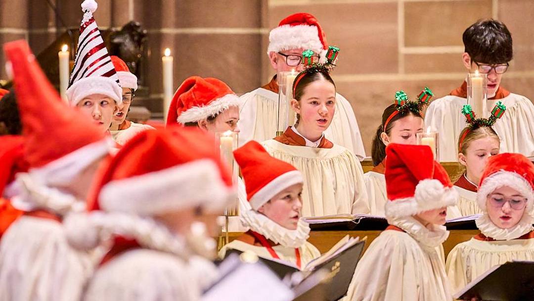 Liverpool Cathedral Choir Christmas Concert (congregational carols with brass)