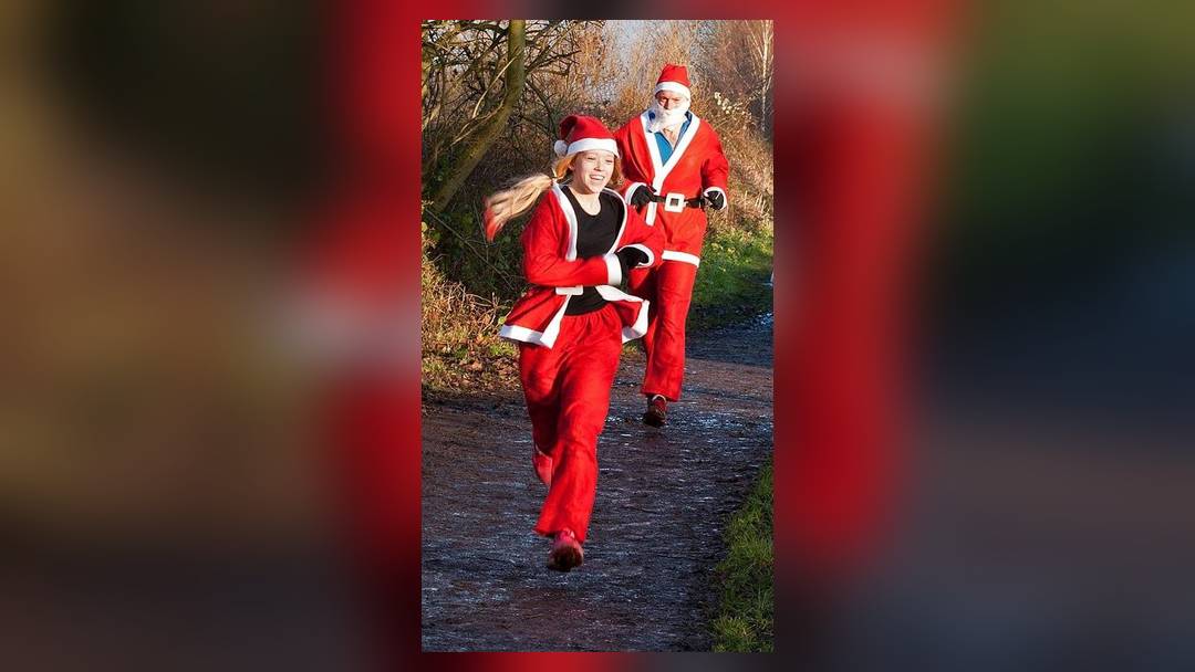 Lymm Runners Dickensian Santa Dash (5km fun run, ages 8+)