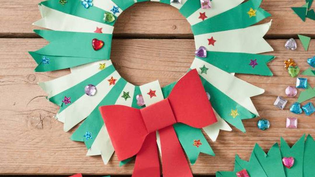 Paper Christmas wreath (kids' workshop)