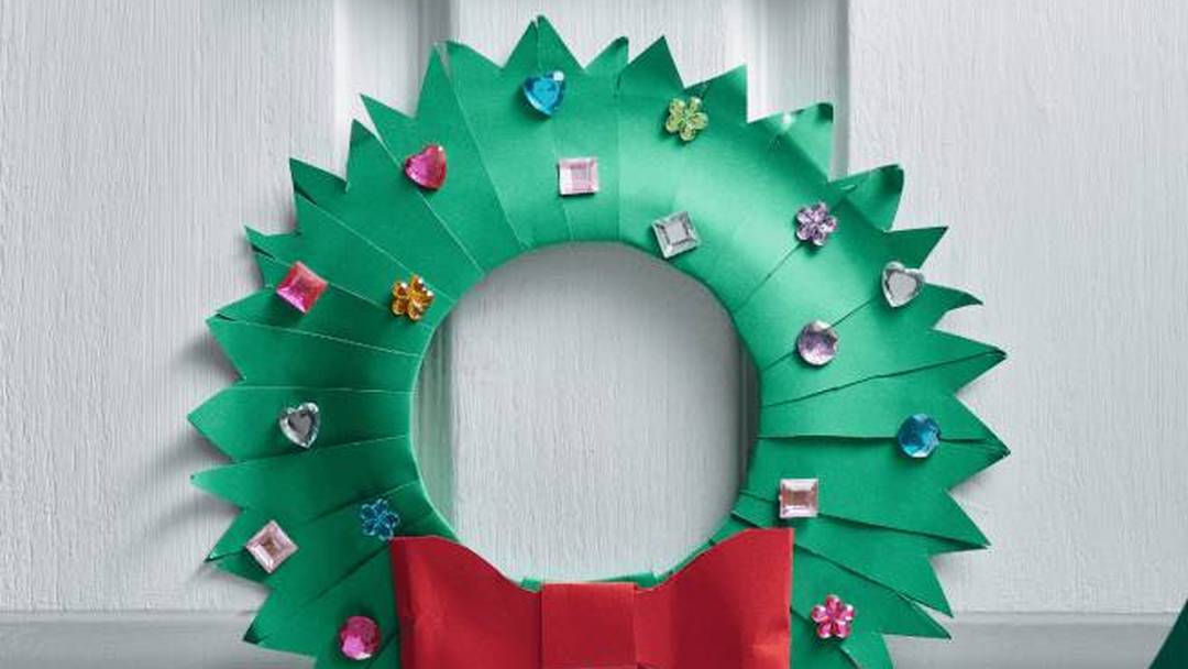 Paper Christmas wreath (kids' workshop)