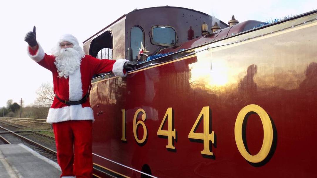 Santa Special trains at Midland Railway Butterley (Santa at every seat, puppet show)