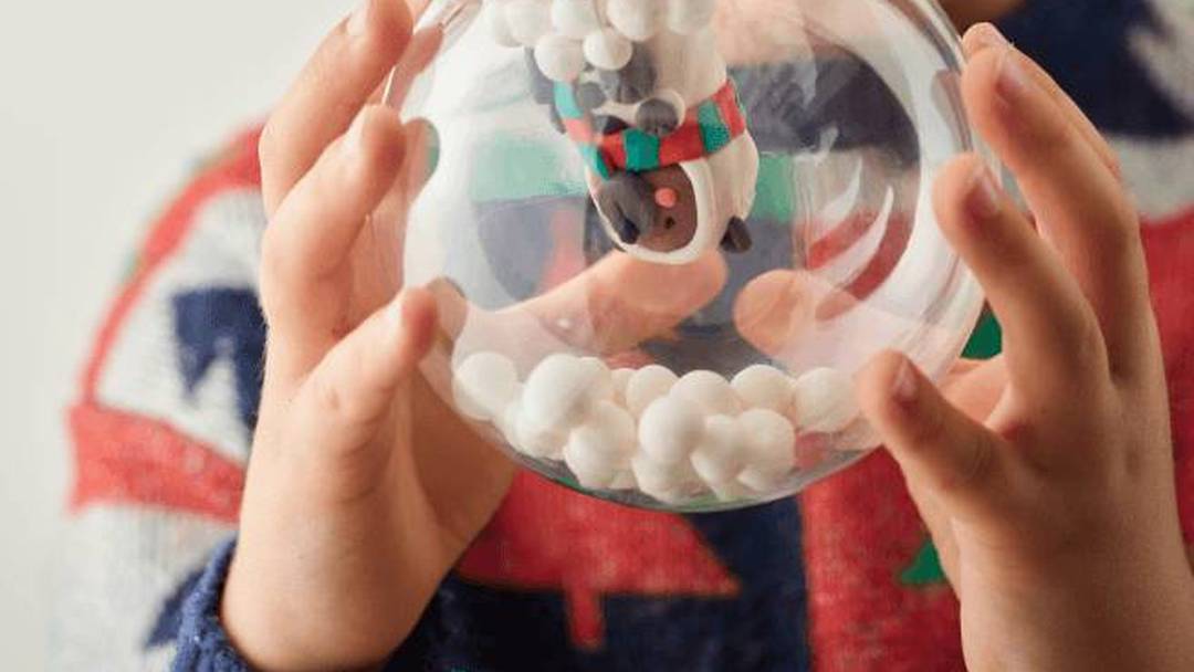 Snow globe making (kids' workshop)