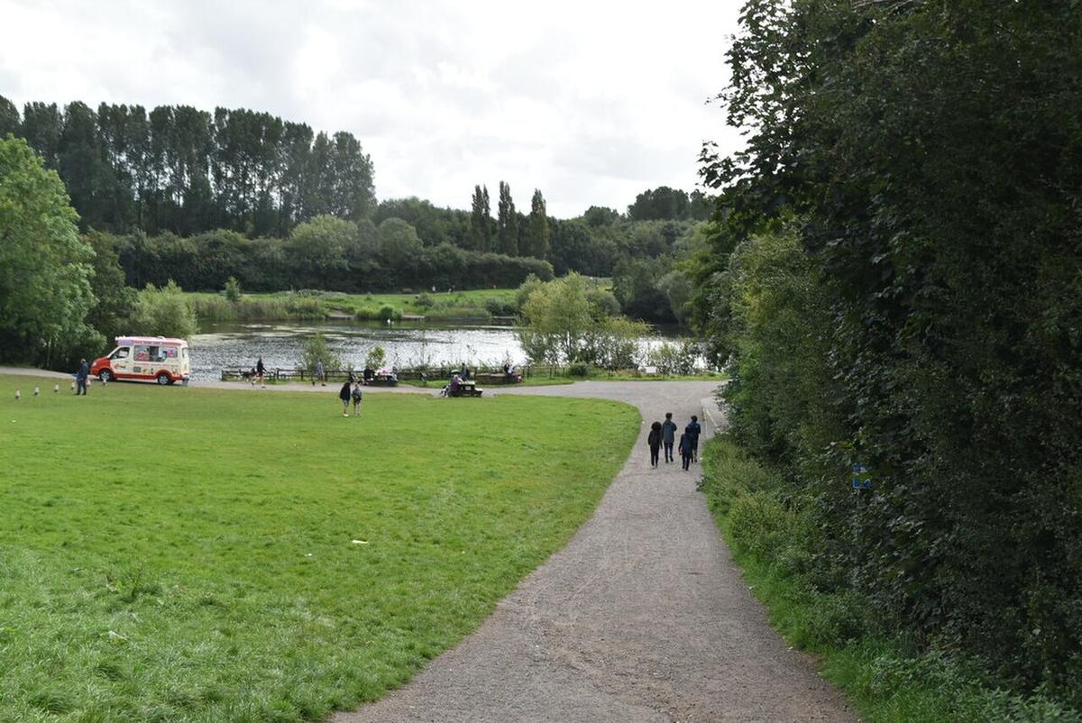 Chorlton Water Park lake loop